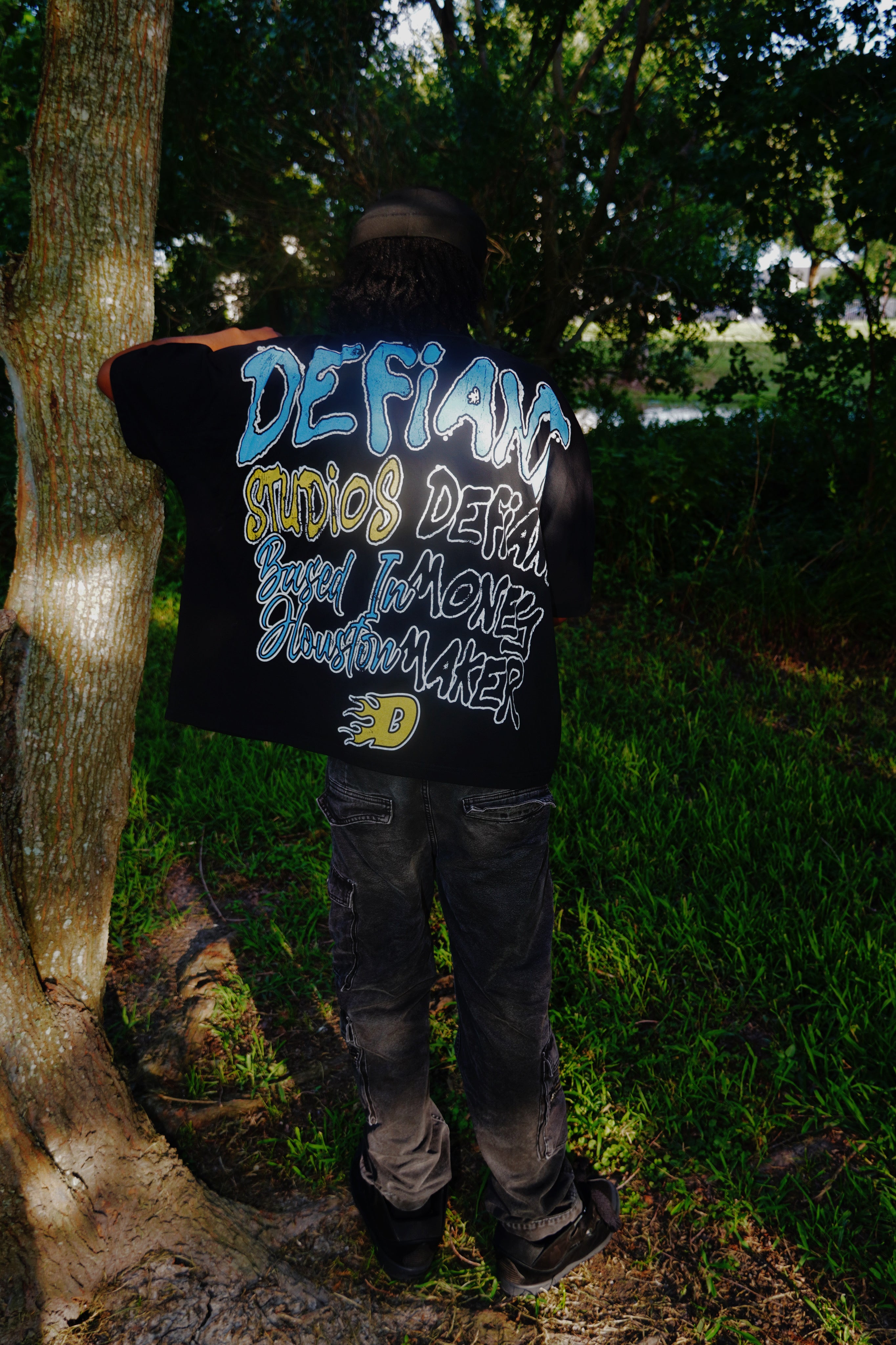 REBELS CURRENCY TEE BLACK