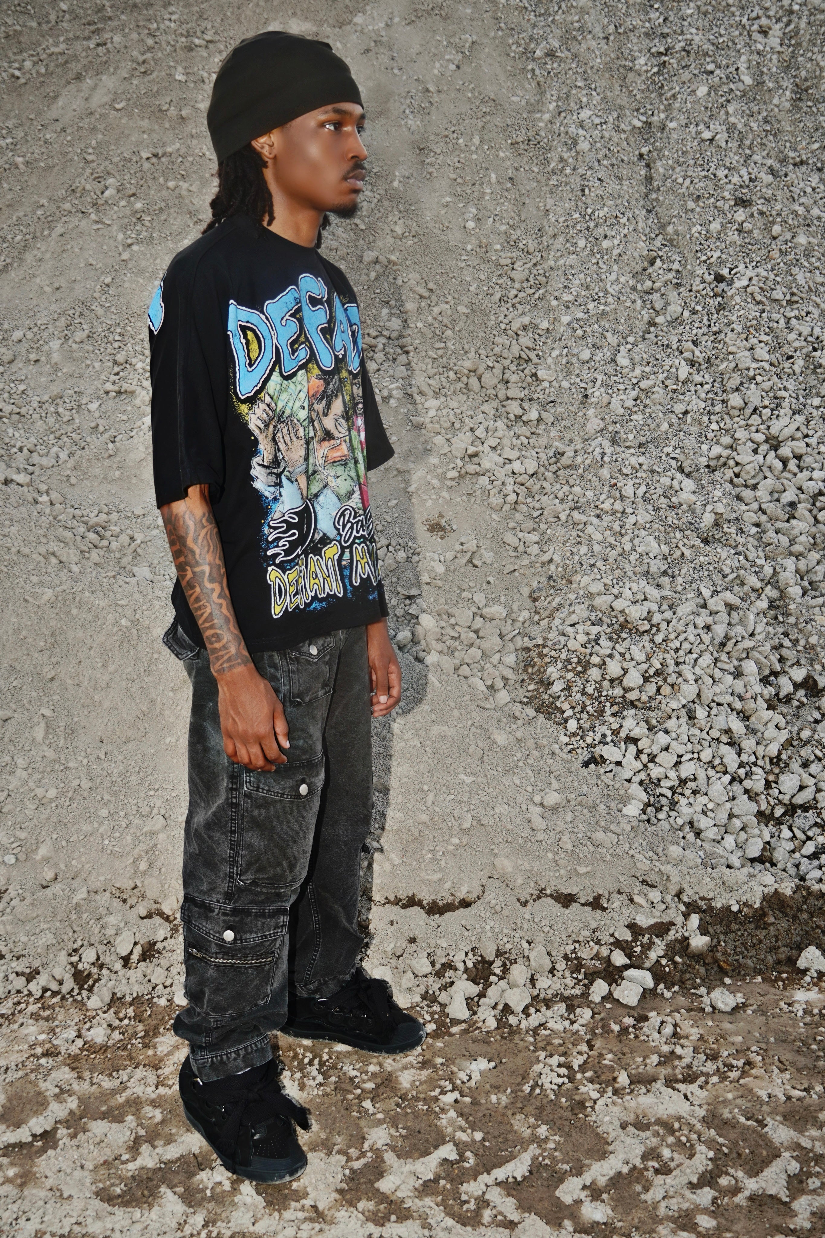 REBELS CURRENCY TEE BLACK